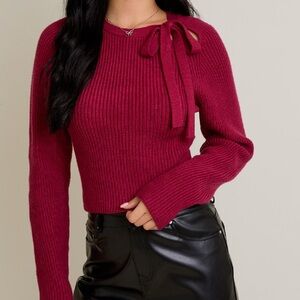 Le Lis Ribbed Tie-Shoulder Crew Sweater in Wine